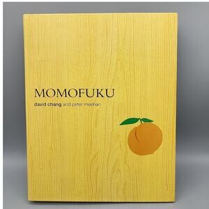 MOMOFUKO David Chang Peter Meehan Restaurant New York City Cookbook 1st Edition
